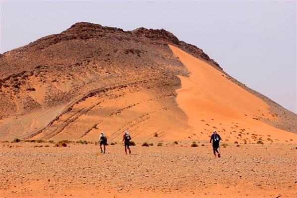 Les concurrents le long des jebels