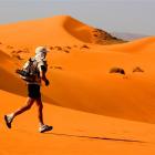 Un concurrent dans les dunes